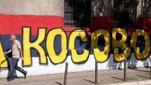 U Severnoj Mitrovici policija privela četvoricu mladića zbog oslikavanja murala