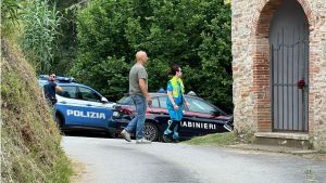 Uccide a colpi di fucile la moglie e il figlio: tragedia a Camaiore – Gli aggiornamenti