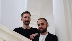 La storia di Riccardo e Claudio: “Noi, in fuga dalle metropoli. Abbiamo scelto le Marche. Oggi ospitiamo gli artisti