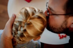 Jeg er ked af at sige det – men livet med små børn er altså hårdt. Det kan ingen politisk handleplan ændre på