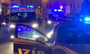 Livorno, maxi-rissa a bottigliate in piazza della Repubblica: un ferito