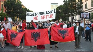 Arnavutluk’un Özsaygı Dersi