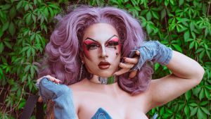 Vom Schwarzen Meer an den bunten Bodensee: Eine Dragqueen sorgt in Konstanz für Furore