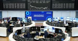 Europese aandelen sluiten op record; zorgsector leidt bredere rally