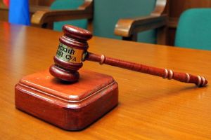 Финал суда над матерями якобы проданных младенцев напомнил фильм «Берегись автомобиля»