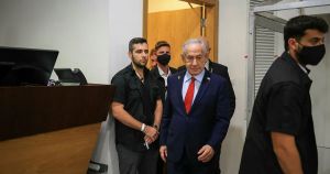 Judges in Netanyahu Trial Mustn't Allow Proceedings to Become a Political Circus
