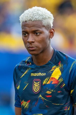 (VIDEO) Ecuador Stuns Germany 2-1 to Advance from World Cup Group Stage