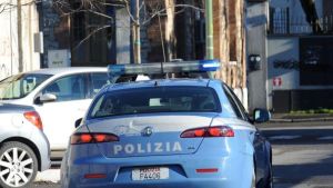 Casalnuovo, adolescente andò nel negozio vicino casa e fu abusato dal commerciante: 47enne arrestato