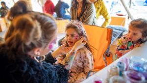 «Dich schmuggeln wir schon noch rein» – was ich vor dem Kinderschminken über die Menschheit gelernt habe