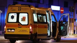 Travolge madre e figlio in bici e scappa: arrestato pirata della strada