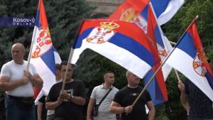 Grupa Srba sa Kosova krenula peške u Kraljevo u znak podrške Vučiću