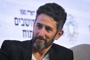At lawsuit hearing, Netanyahu accuses journalist of seeking to expose him to danger
