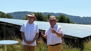 Im Gewann Krumme Reute wird Worblingens erster Solarpark offiziell in Betrieb genommen