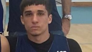 Perde il controllo dello scooter e finisce fuori strada: morto 16enne – Gravissimo l’amico che era con lui