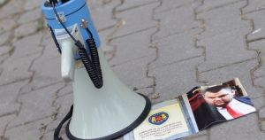 Как се разсича това, ако не с поемане на отговорност от 