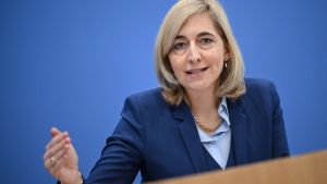 Warken: Pflegeversicherung ist „Sanierungsfall mit Ansage“