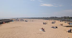 Hundreds flock to Norfolk coast in sweltering heatwave