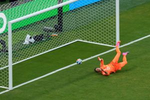 ¡Insólito! El terrible error de Fernando Muslera que eliminó a Uruguay del Mundial