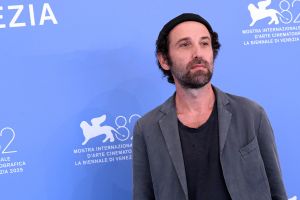За радость увидеть основателя Daft Punk у публики отбирали смартфоны