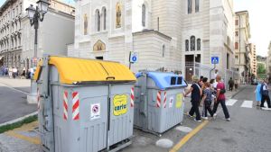 Plastica, raccolta a rischio stop: riciclata è più cara della nuova