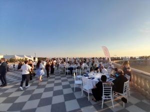 Livorno, la “Cena sulla Terrazza” di Confcommercio è un successo: «Scommessa vinta»