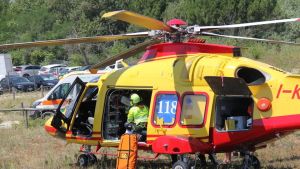 Bambino di 10 anni rischia nella piscina del camping: salvato dai bagnini, arriva l’elicottero