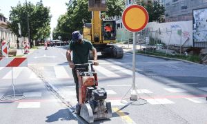 Vročina pritiska, sindikati zahtevajo zaščito: »Delavec ni stroj«