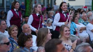 Epos, Drama und ein Ausflug ins Weltall: Das Marktplatzkonzert der Stadtkapelle begeisterte