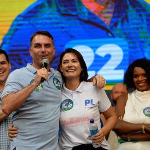 Michelle sabe algo mais de Flávio Bolsonaro