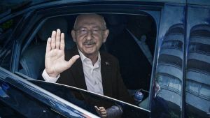 Bay Kemal'in makyavelist geçmişi: 22 yıl önce de yol arkadaşlarını harcamıştı 29 Haziran 2026