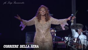 Gloria Gaynor, il tempo si arrende alla sua voce. All’Arena Flegrea l’incontro con l'orchestra del San Carlo