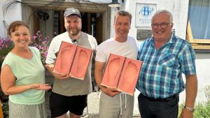 Promi-Aktion auf dem Höchsten: „Tschappel“-Duo hinterlässt seine Fußstapfen