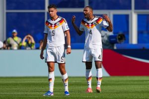 ¡Escándalo! VAR le quita el pase a Alemania con polémico gol anulado y Paraguay terminó avanzando