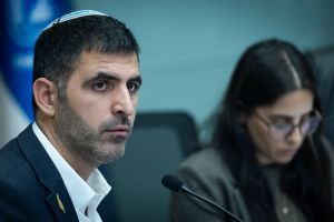 Likud said to be courting Ra’am for help on passing media overhaul law