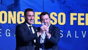 Il cuculo Vannacci. Salvini lo covò sulle vendite di un libro, e se ne duole. A Meloni lo offrono sui sondaggi, e se ne dorrà