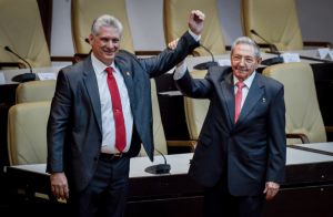Faced with reform or death, Cuba opens the market