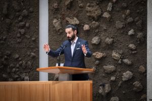 Steun voor de terugkeer van de dictatuur in Iran: een vergissing of beschamend?