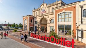 Saldi estivi al Noventa di Piave Designer Outlet: gli orari delle aperture straordinarie