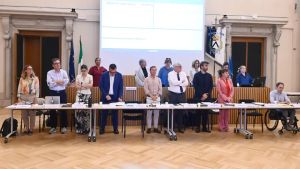 Udine: il Consiglio comunale approva gli aumenti Tari 2026, scontro sui fondi al Teatro