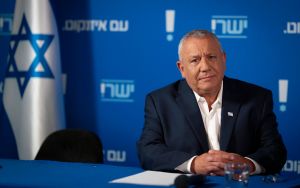 Eisenkot accuses Bennett and Lapid of weakening Zionist opposition with merger