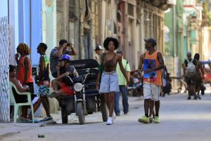 Instrucciones para vivir un día en Cuba