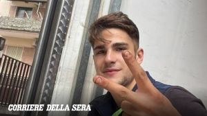 Matteo Carfora cascato dal terzo piano: «Tracce di sangue, fuggiva». La famiglia chiede di riaprire il caso