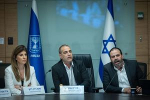 Knesset advances Basic Law on Torah study, pushes to freeze arrests of draft dodgers