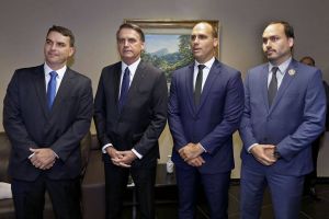A família Bolsonaro fez do antipetismo um fim em si mesmo