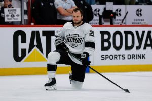 Oilers free agent targets: Scott Laughton would be a bottom-six luxury