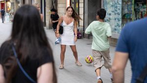 Otra vez el niño con la pelotita