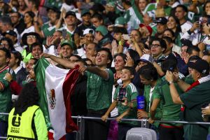 Asistentes al Fan Fest Monterrey son gaseados tras intentar dar portazo