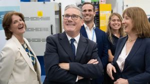 ¿Dimitiría Keir Starmer si fuera español?
