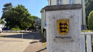 Tankstellenmitarbeiter stiehlt 16.000 Euro aus der Kasse - um seine Mutter finanziell zu unterstützen