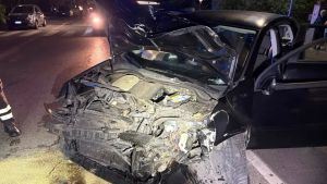 Monfalcone, notte di incidenti: neopatentato ubriaco centra un’auto parcheggiata